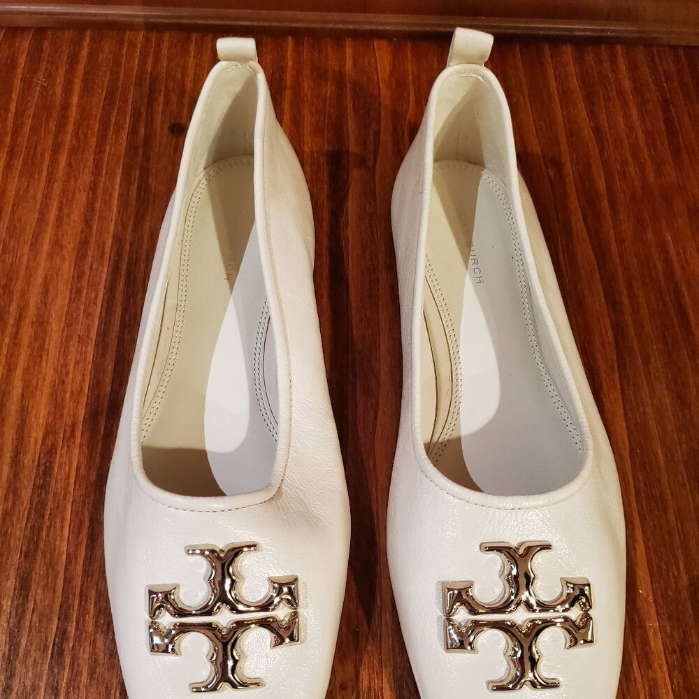 Tory Burch Eleanor Ballet Flat in Ivory Leather Silver Logo Sz 9M